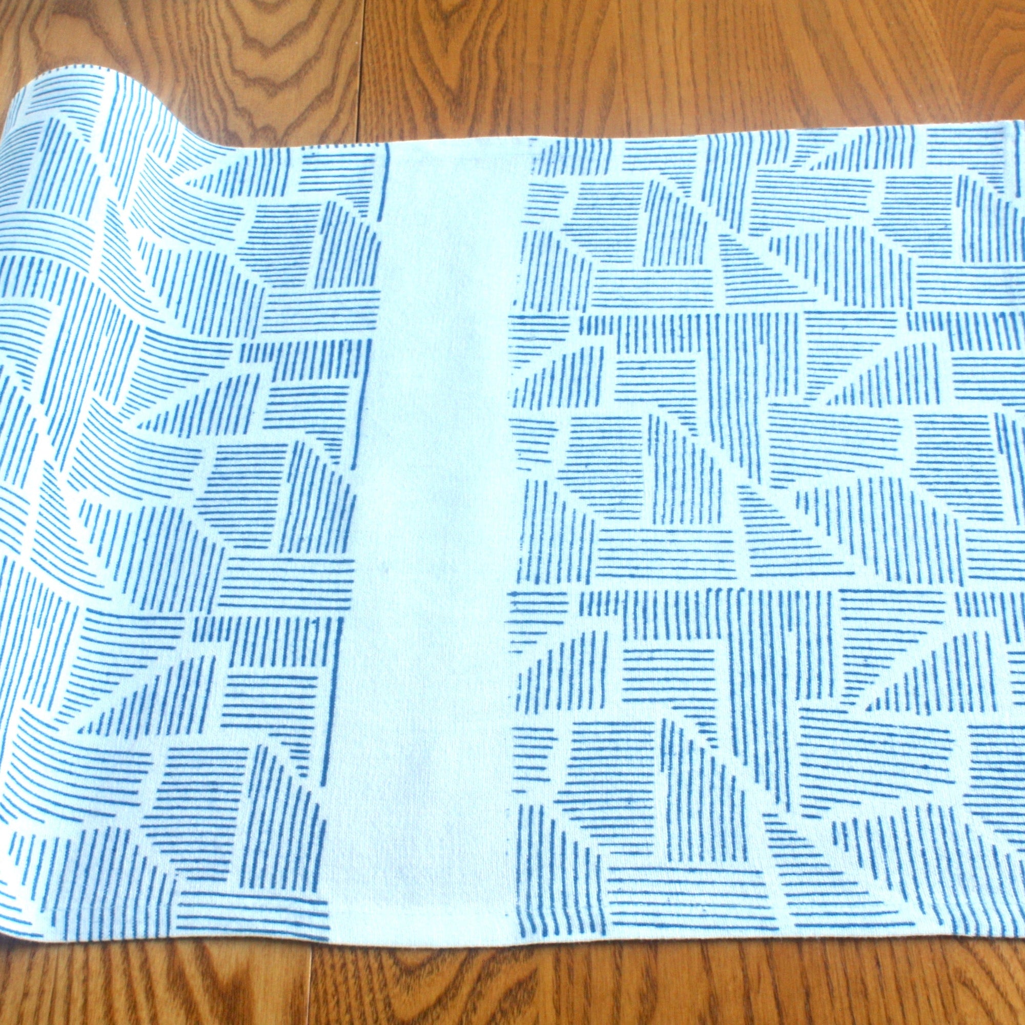 GEOMETRIC BLUE Runner