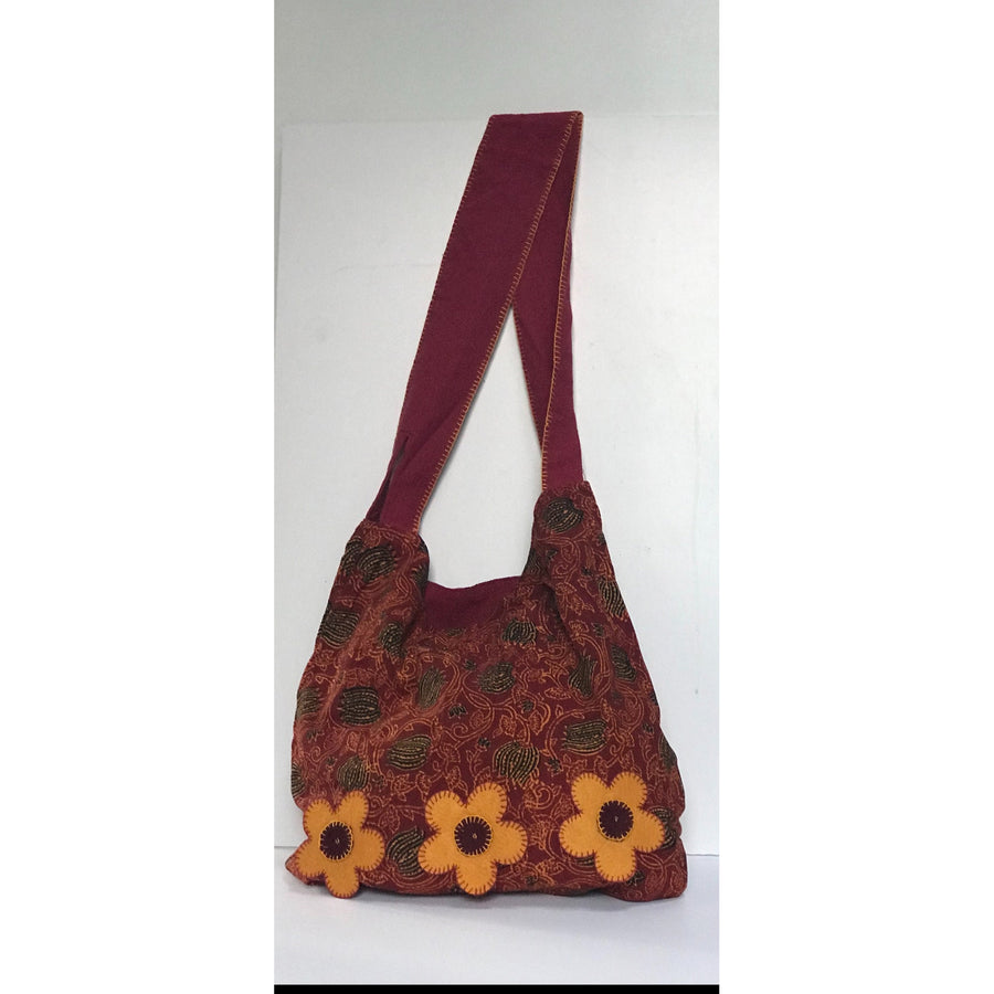 PRETTY DAISIES. WINE. Hand Embroidered Bag