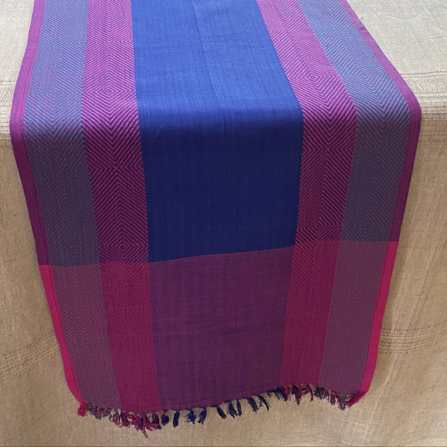 TRADITIONS BLUE Runner