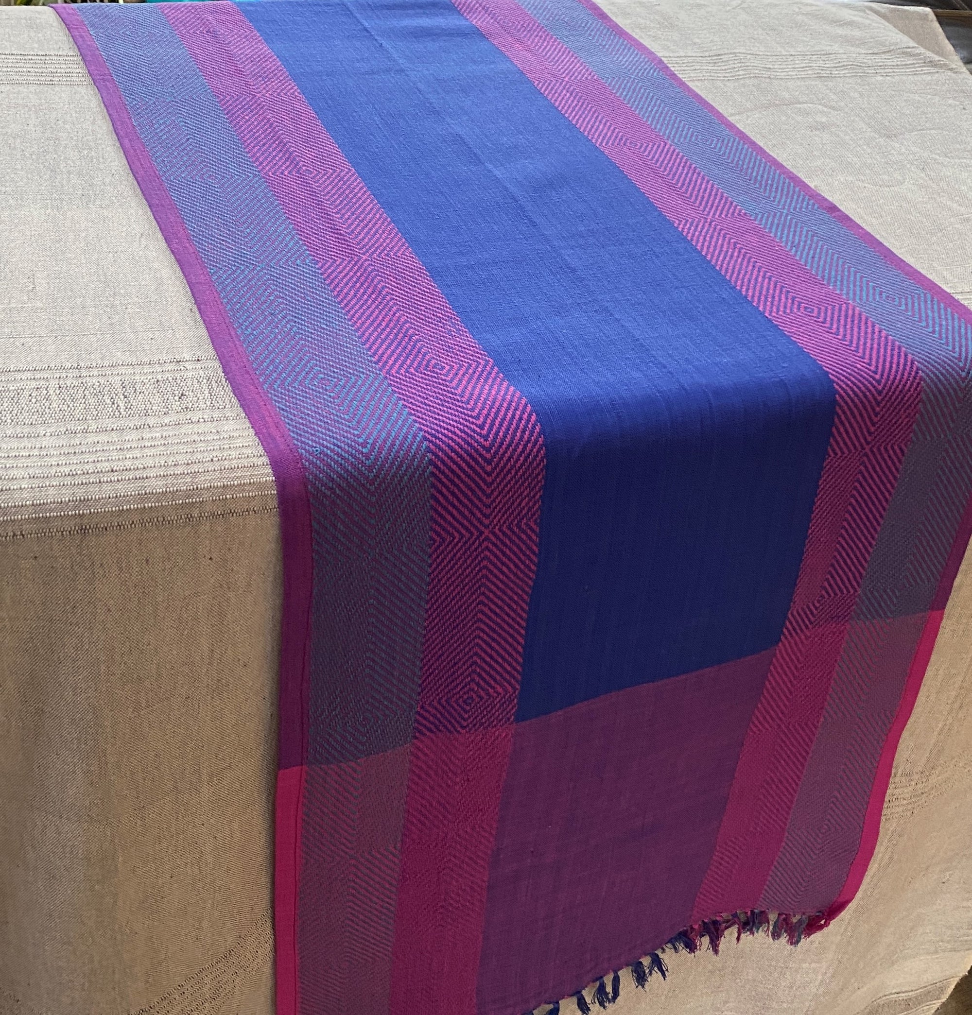 TRADITIONS BLUE Runner